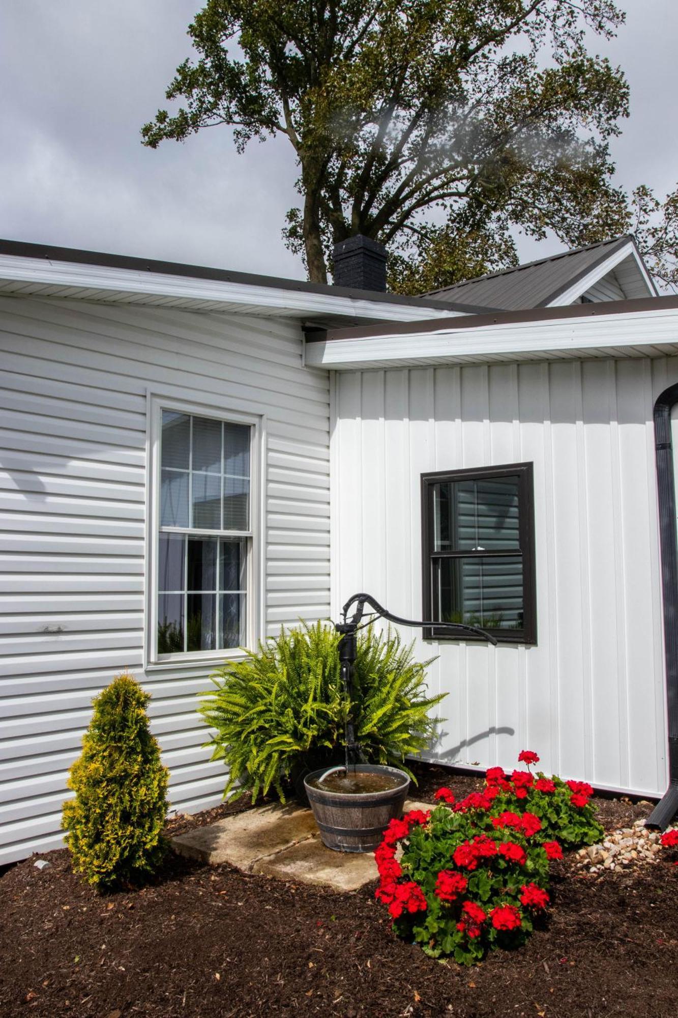 Farmhouse Of Blessings Dundee Exterior foto